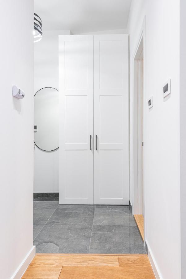 Vertigo One Bedroom Apartment-Free Private Parking 诺威萨 外观 照片